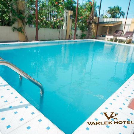 Varlek Hotel Dar es Salaam Exterior photo