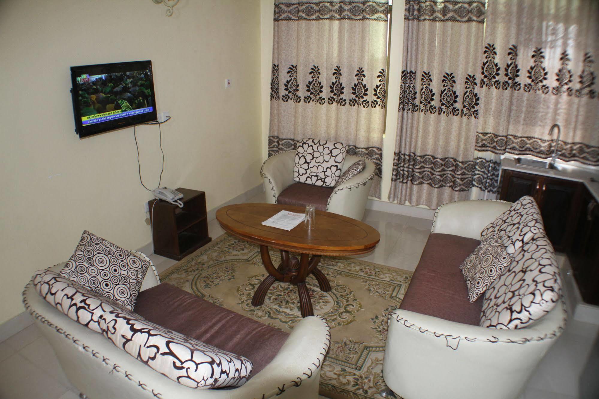 Varlek Hotel Dar es Salaam Exterior photo