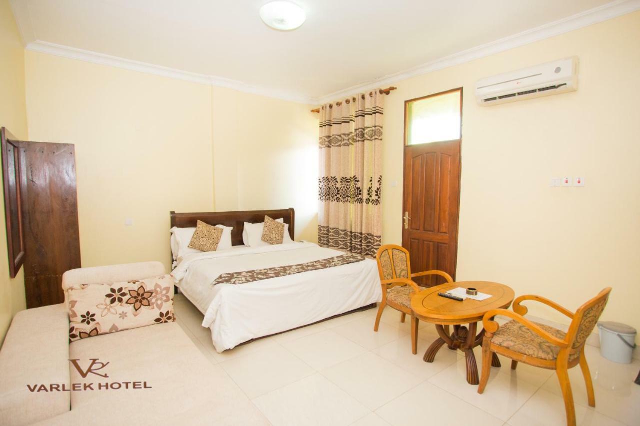 Varlek Hotel Dar es Salaam Exterior photo