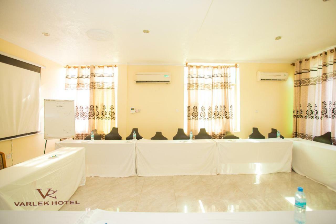 Varlek Hotel Dar es Salaam Exterior photo